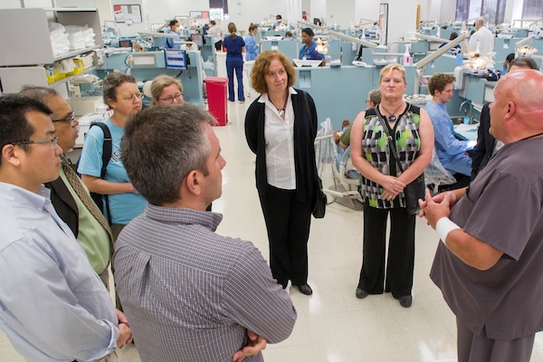 College of Science Tour visits College of Dentistry