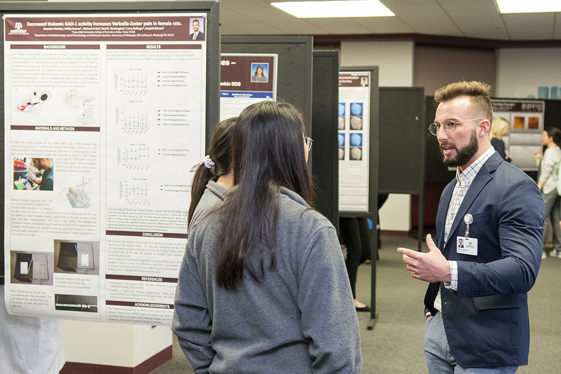 Brenden Manley discusses his winning project at Research Scholars Day.